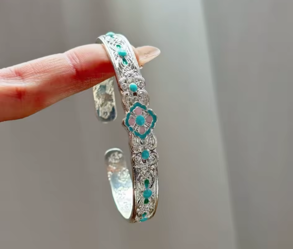 Traditional Style Sterling Silver 925 Bangle bracelet