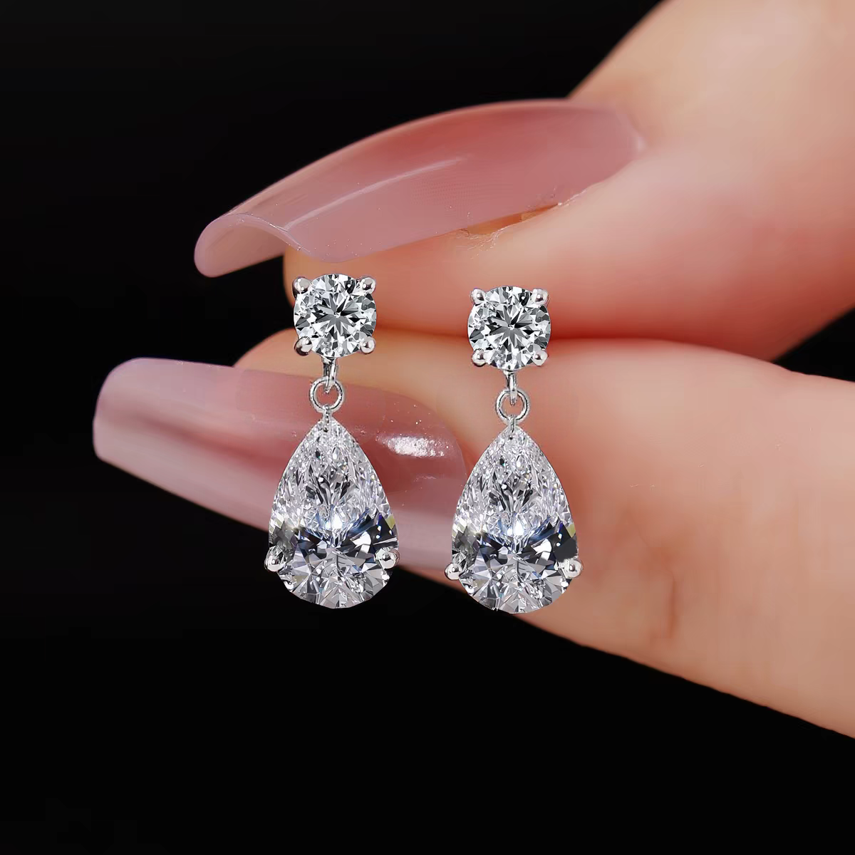 Drops of my heart Lab Diamonds IGI Certified 18k Gold Earrings