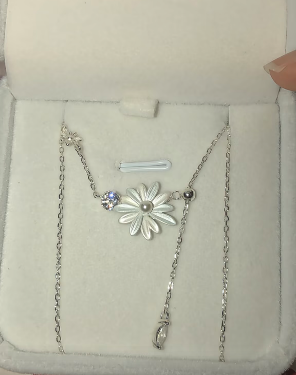 Daisy anyway Sterling Silver 925 Necklace with lab certified