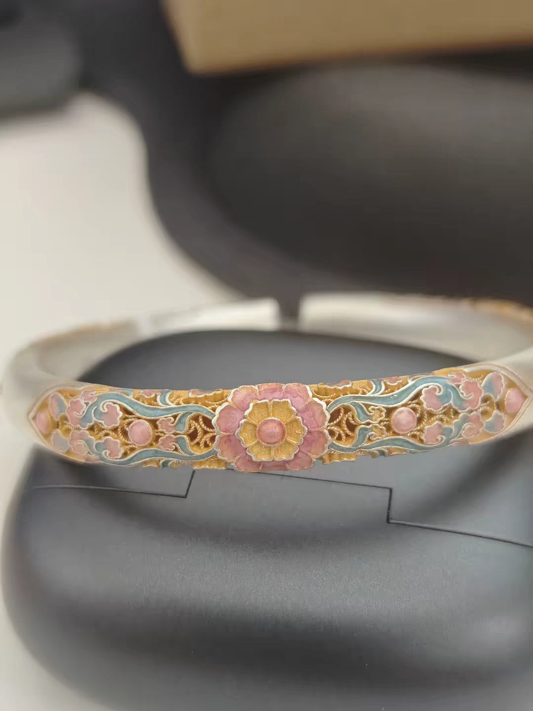 Traditional Dainty Heavy weight Made with 23grams 999.9 Silver with Certificate Cuff Bracelet