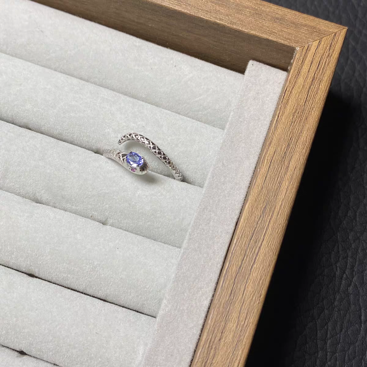 Snake charmer Natural Tanzanite Sterling Silver 925 Ring Certified - Resizable