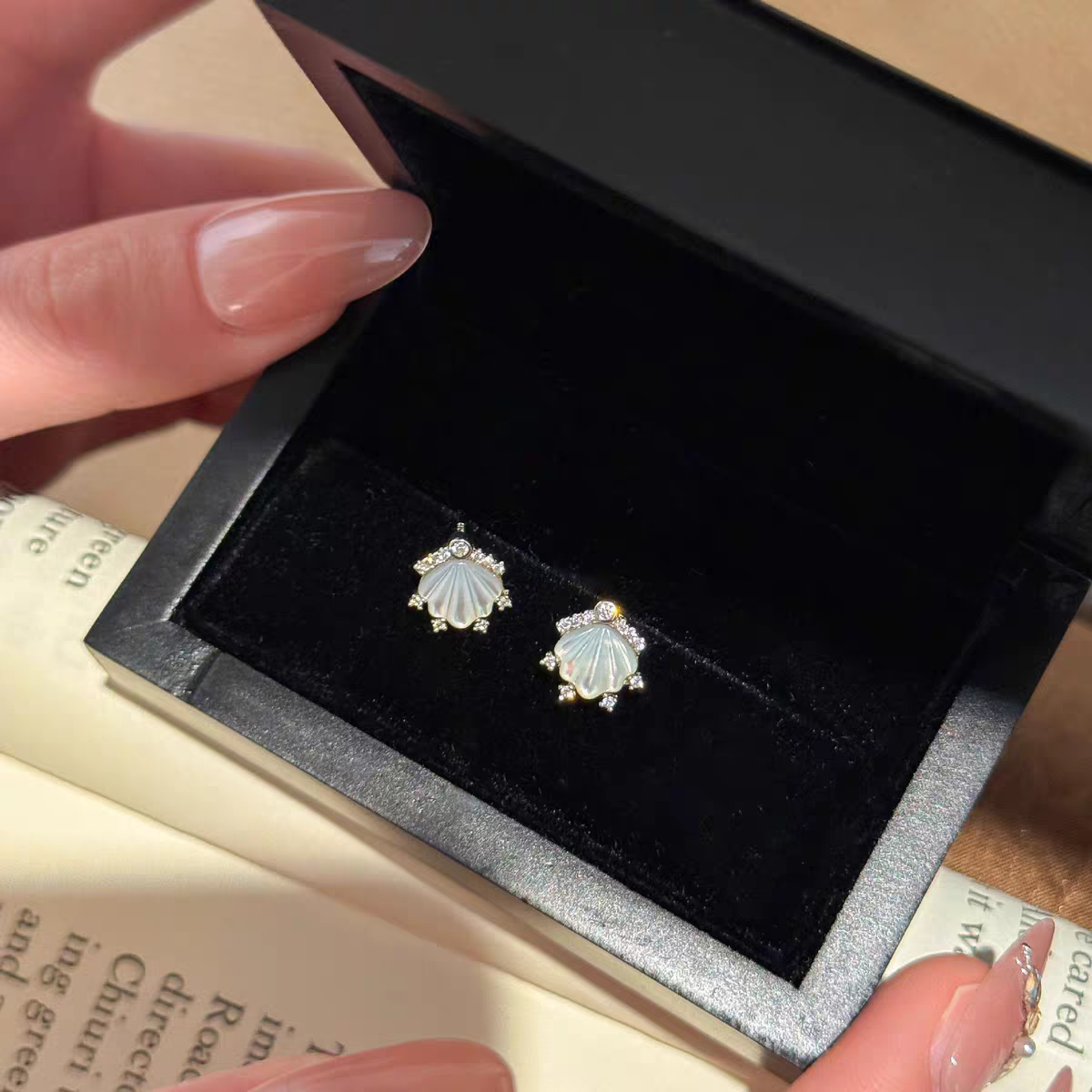 Sea Shell Crown 925 Silver Studs With Certificate