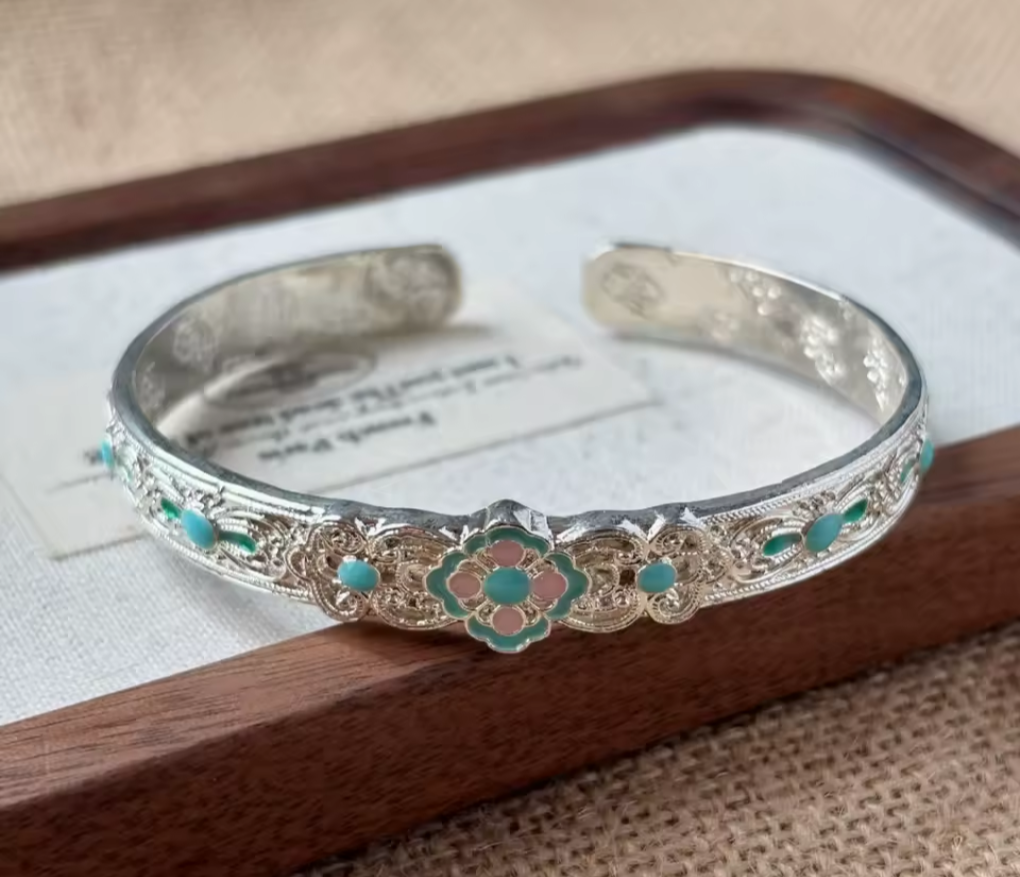 Traditional Style Sterling Silver 925 Bangle bracelet
