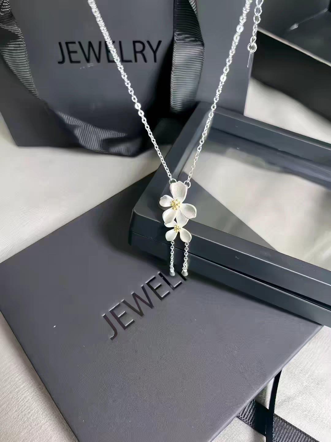 Gardenias Silver 999  Necklace with lab certificate