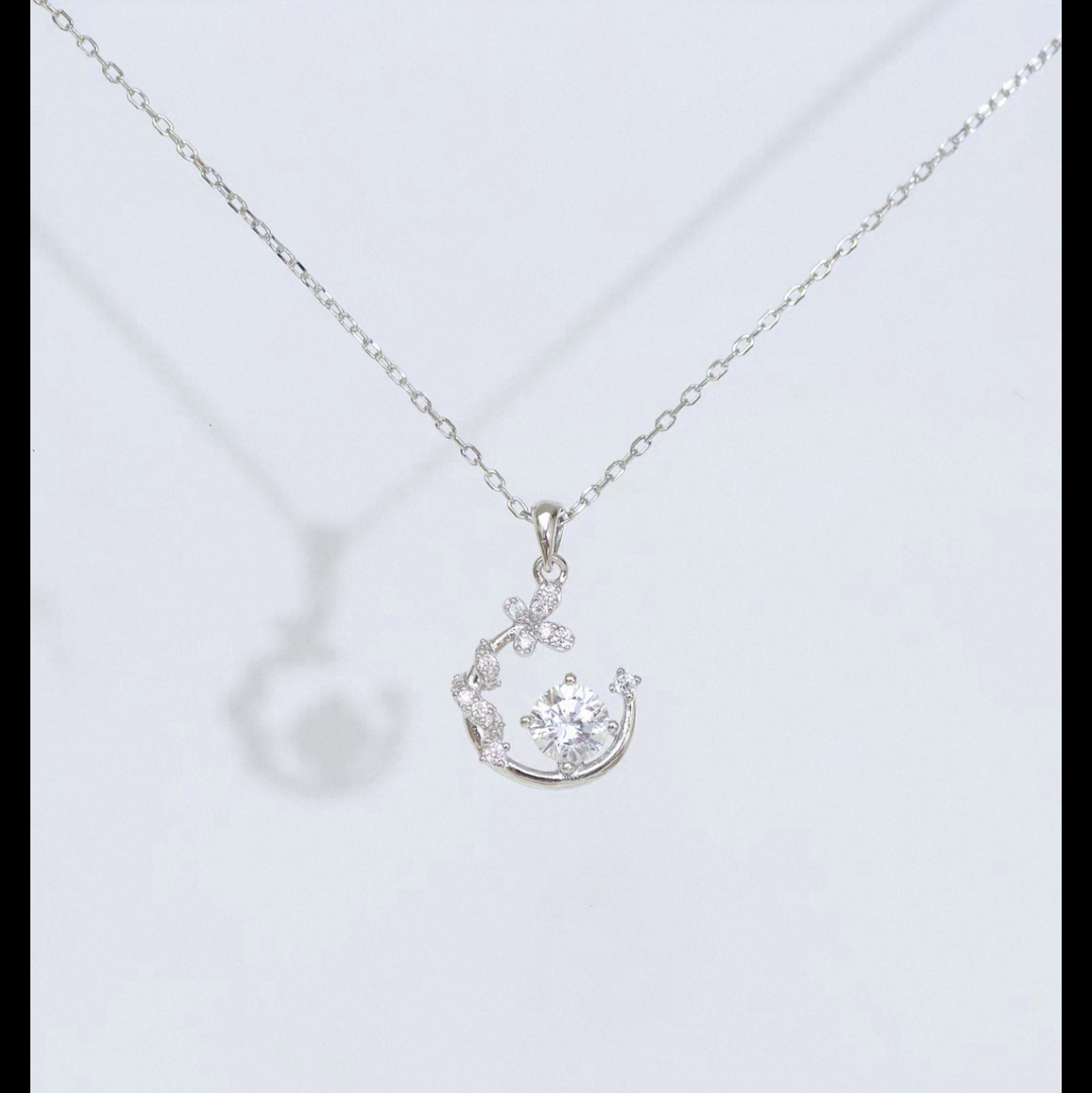 Crescent moon landing 925 Sterling Silver Necklace