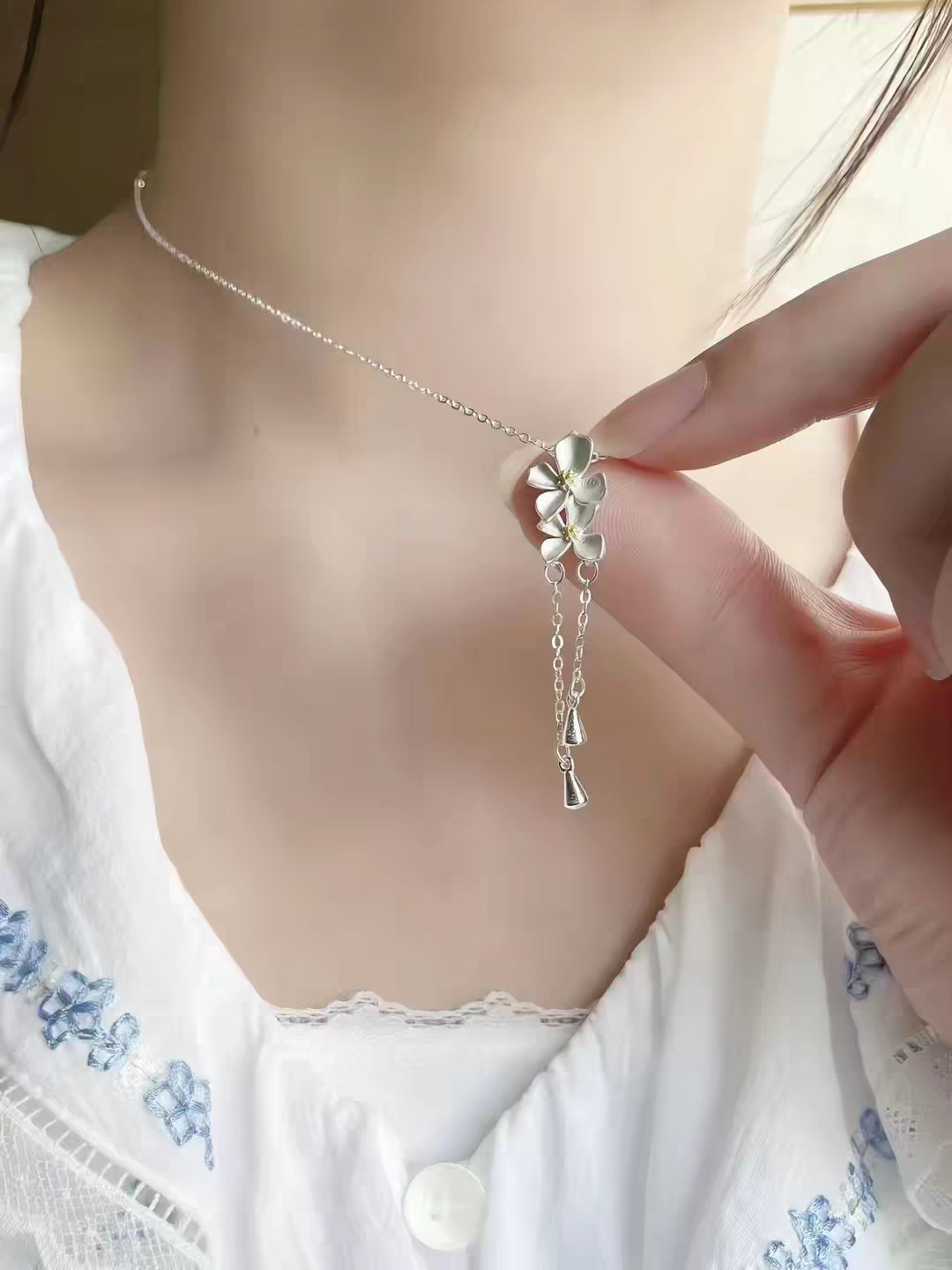 Gardenias Silver 999  Necklace with lab certificate