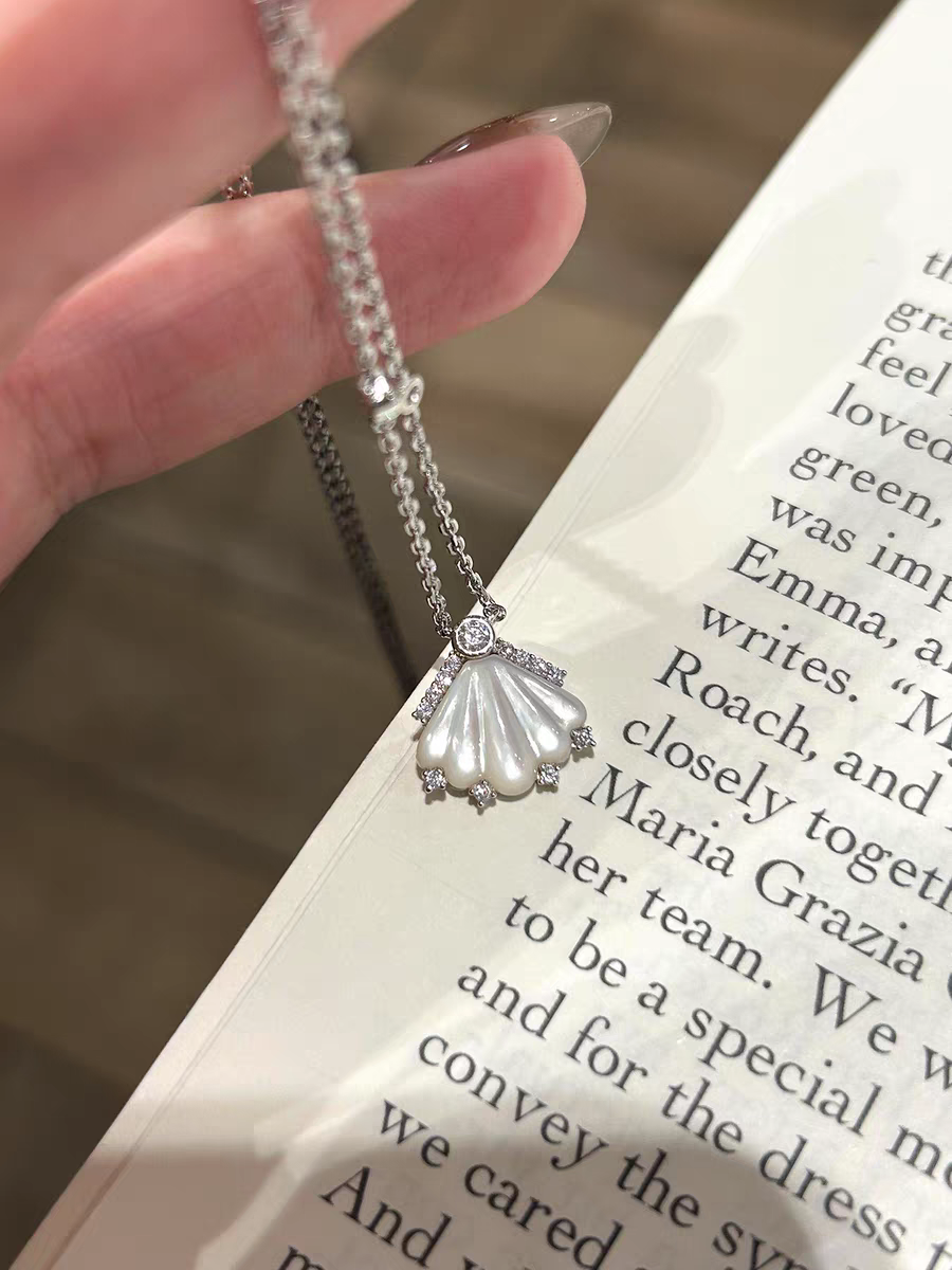 Sea Shells Crown 925 Sterling Silver Necklace with Certificate