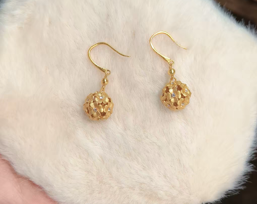 Daisy ball 999 Silver Earrings Golden Version  4 grams each