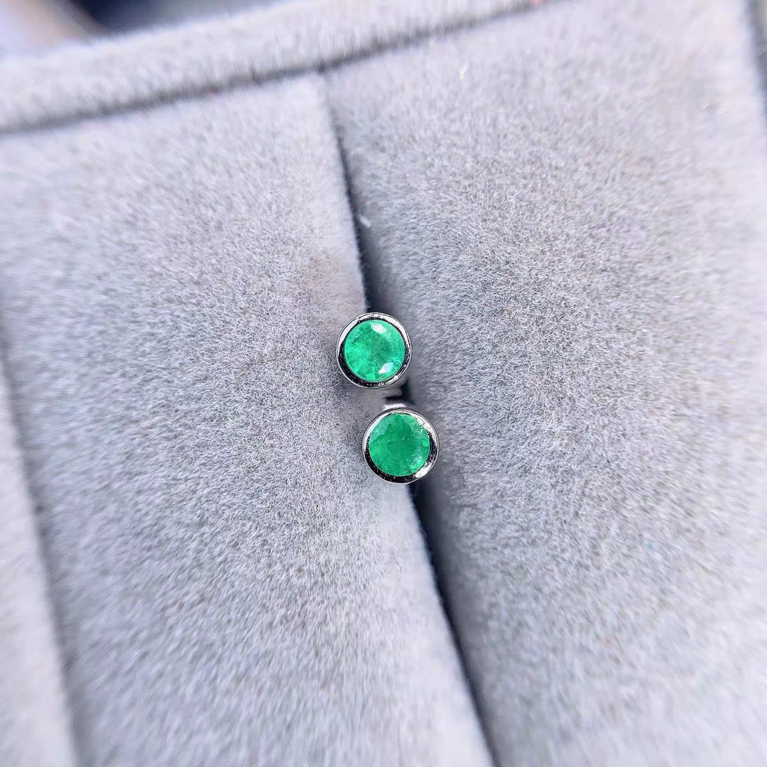 Natural Emeralds Sterling Silver 925 Stud Earrings with lab certificate 3*3mm