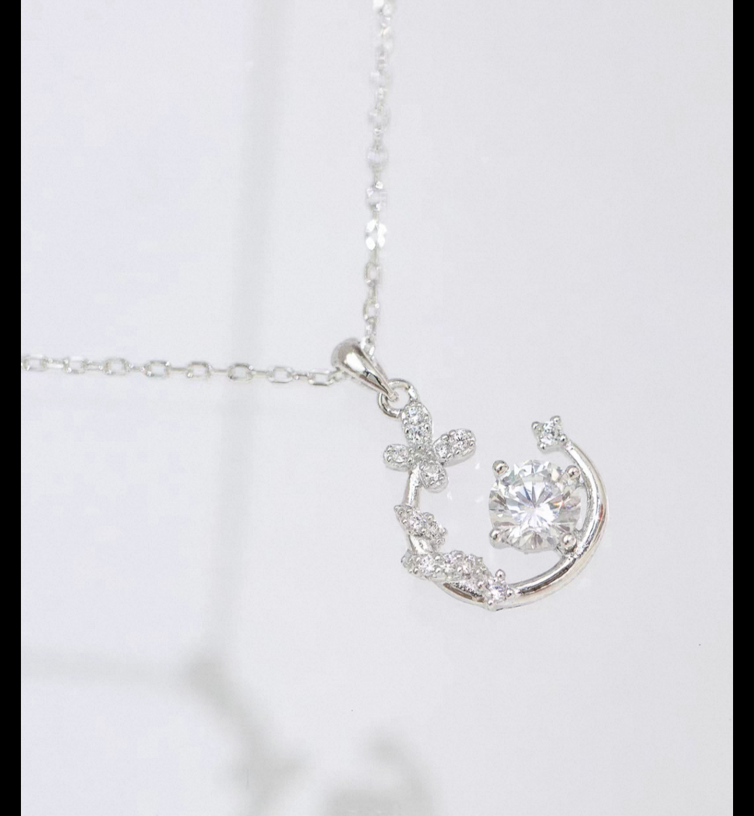 Crescent moon landing 925 Sterling Silver Necklace